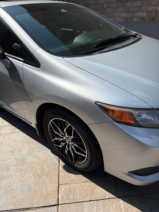 2012 Honda Civic 9th Gen - Image 5 of 11