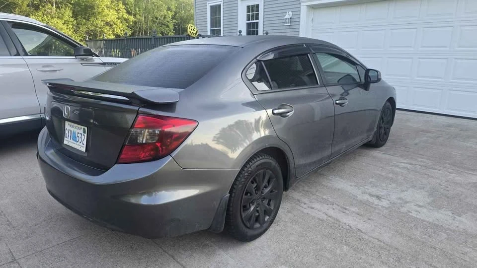 2012 Honda Civic 9th Gen - Image 3 of 15