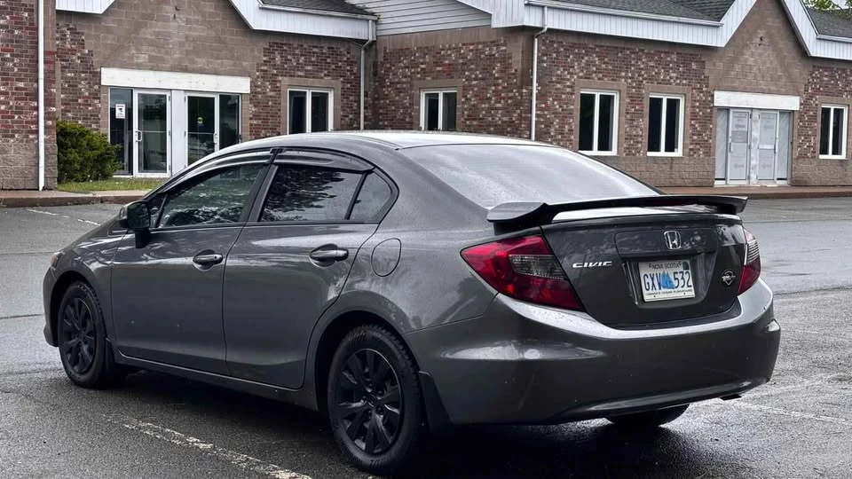 2012 Honda Civic 9th Gen - Image 11 of 15