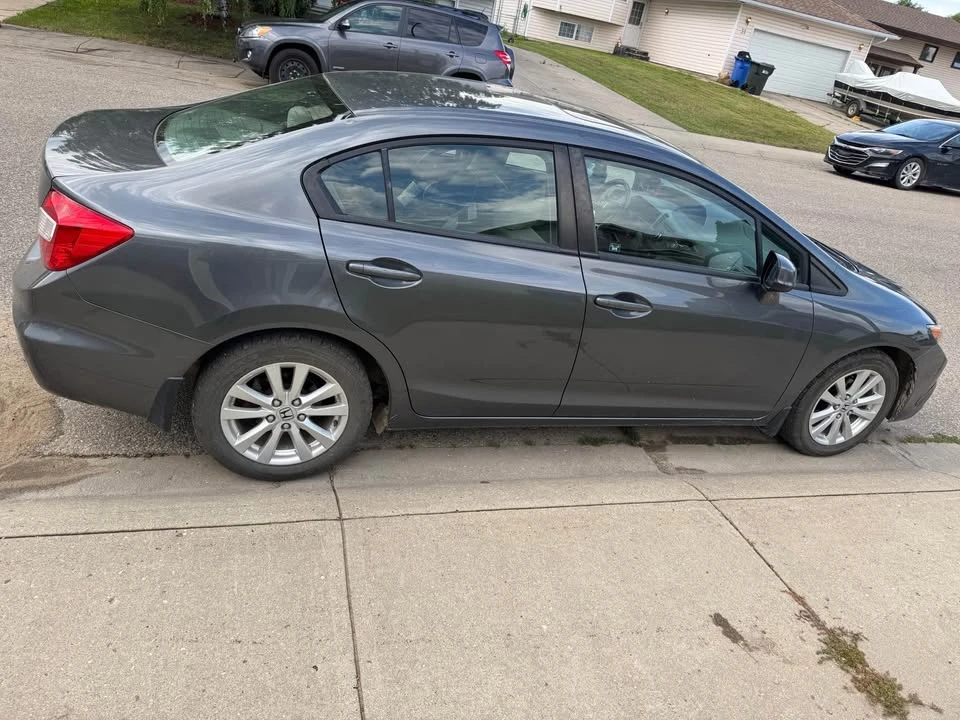 2012 Honda Civic 9th Gen - Image 2 of 5