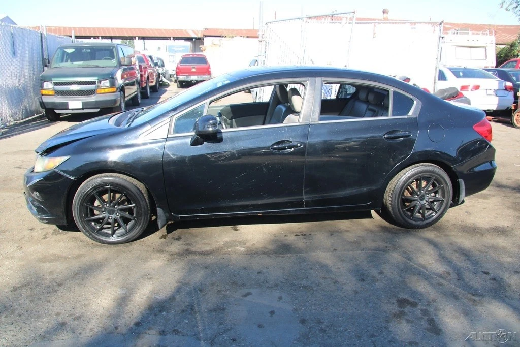 2012 Honda Civic 8th Gen - Image 3 of 21