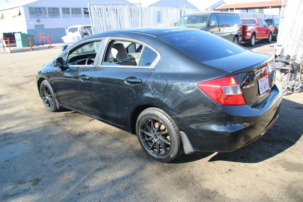 2012 Honda Civic 8th Gen - Image 4 of 21