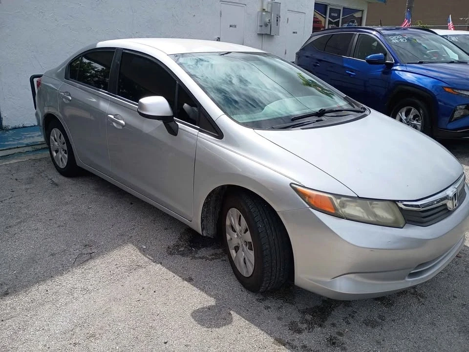 2012 Honda Civic 9th Gen - Image 2 of 3