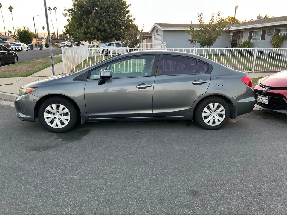 2012 Honda Civic 9th Gen - Image 2 of 7
