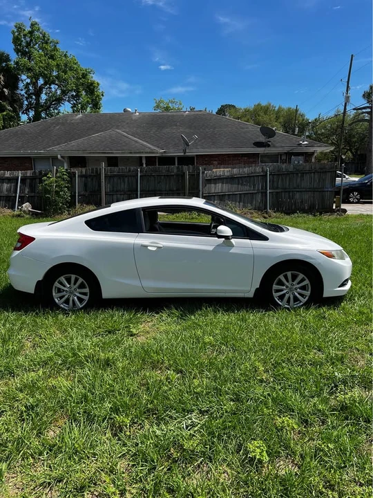 2012 Honda Civic 9th Gen - Image 3 of 15