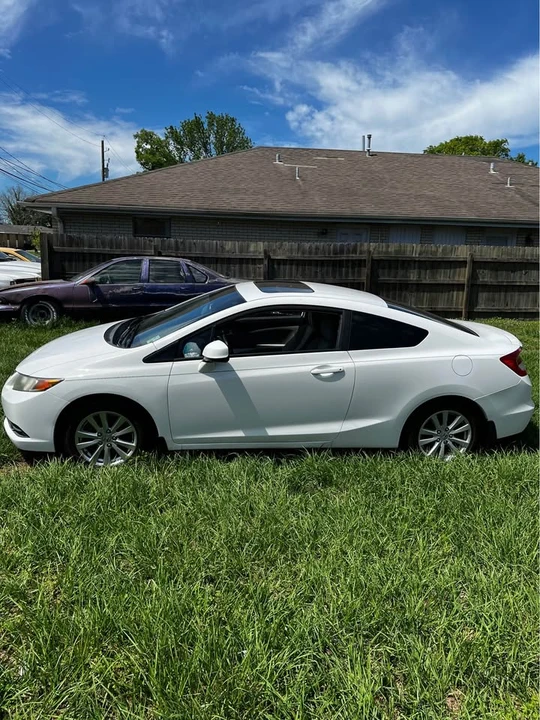 2012 Honda Civic 9th Gen - Image 2 of 15