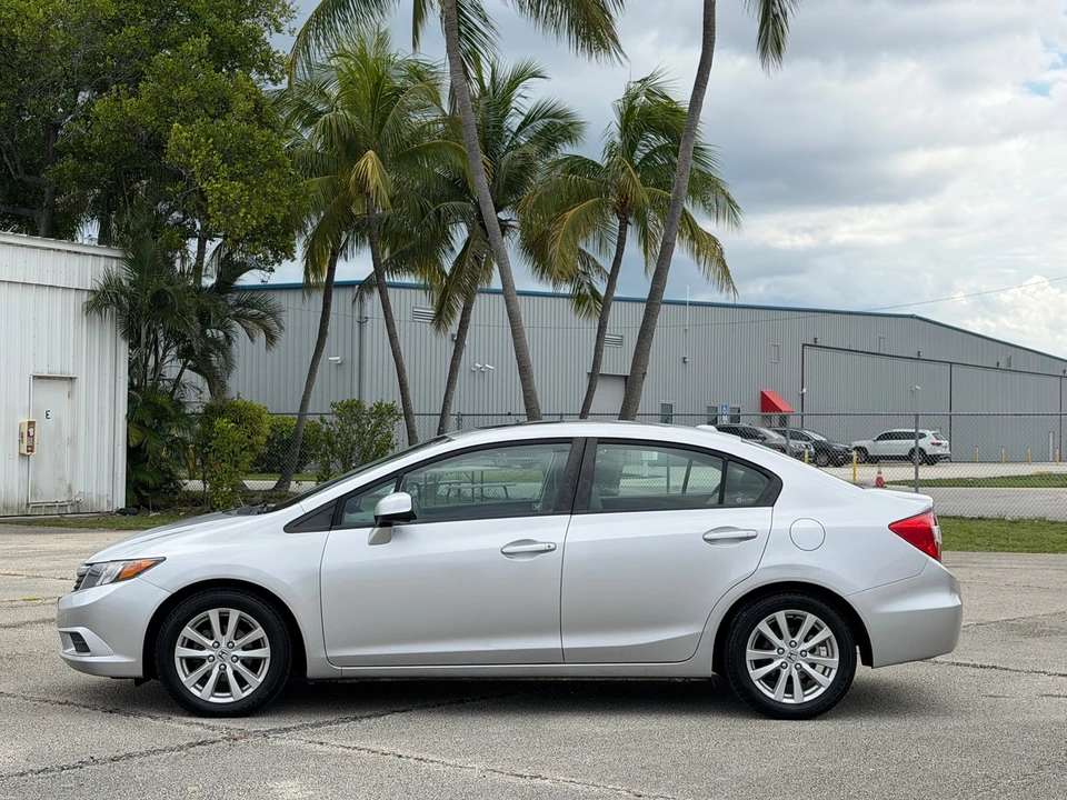 2012 Honda Civic 9th Gen - Image 3 of 31