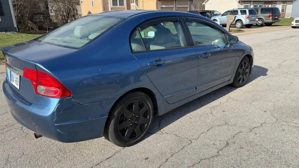 2012 Honda Civic 9th Gen - Image 2 of 6