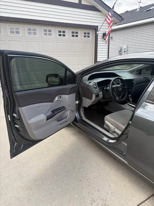 2012 Honda Civic 9th Gen - Image 9 of 18