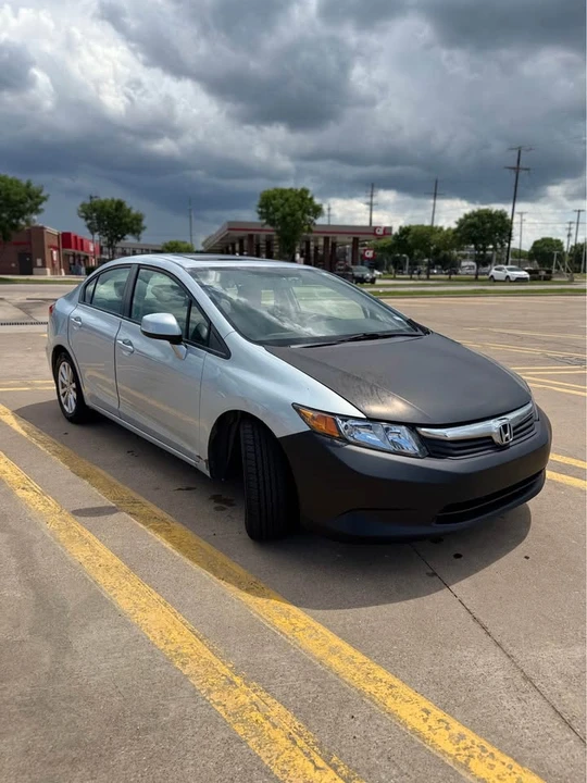 2012 Honda Civic 9th Gen - Image 2 of 16