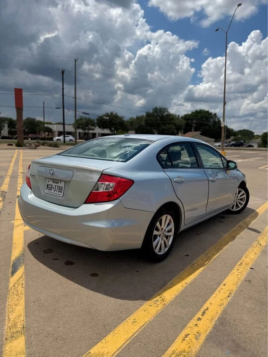2012 Honda Civic 9th Gen - Image 3 of 16