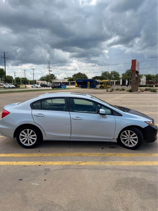 2012 Honda Civic 9th Gen - Image 6 of 16