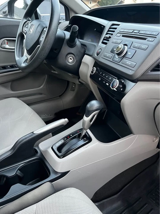 2012 Honda Civic 9th Gen - Image 9 of 10