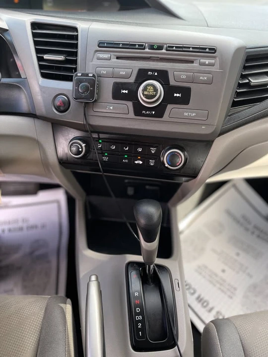 2012 Honda Civic 9th Gen - Image 15 of 18