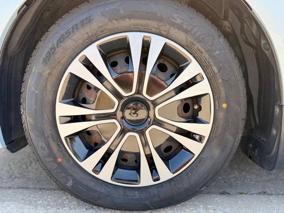 2012 Honda Civic 9th Gen - Image 9 of 29