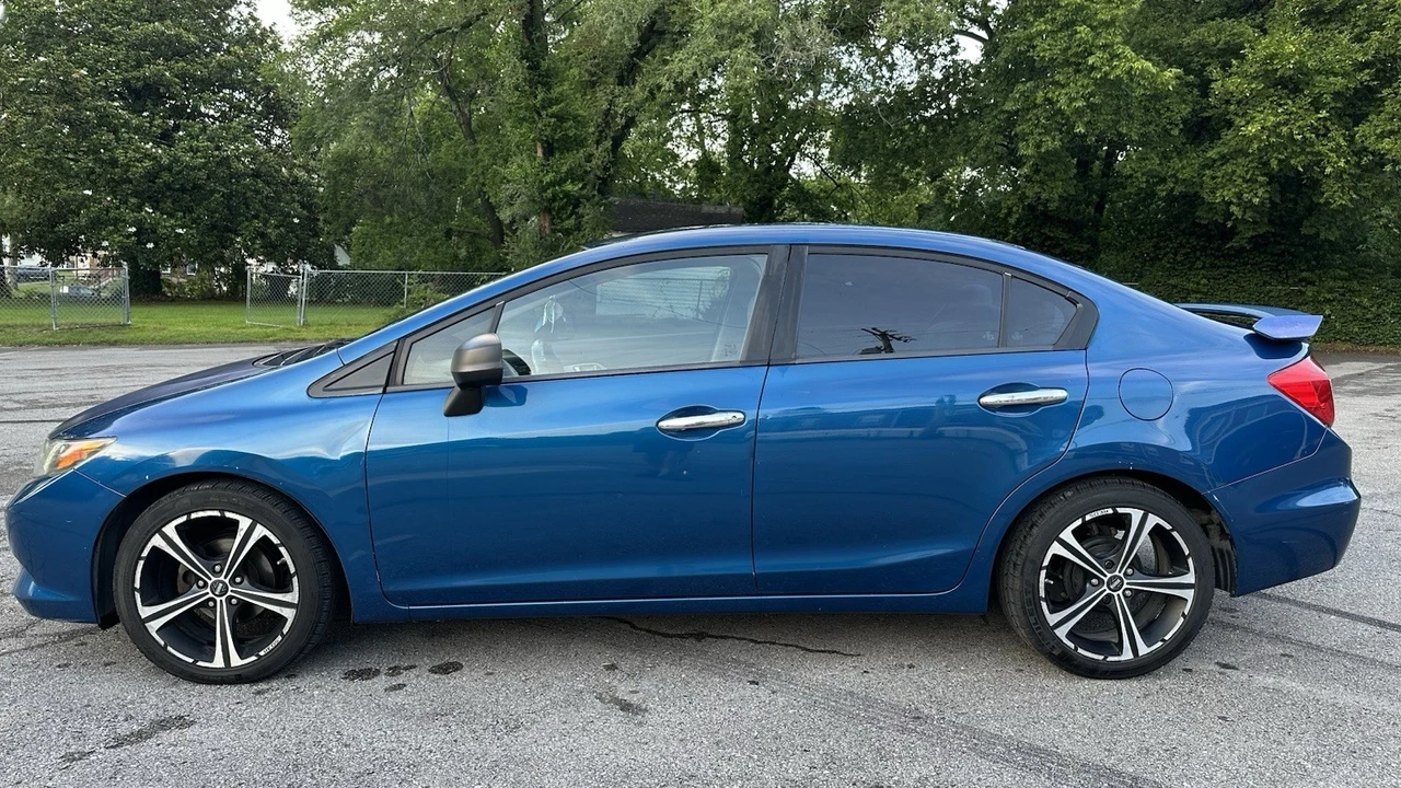 2012 Honda Civic 9th Gen - Image 8 of 13
