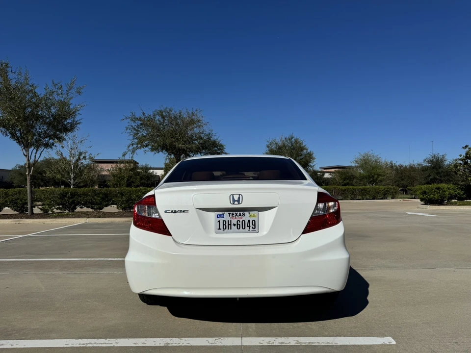 2012 Honda Civic 9th Gen - Image 9 of 30