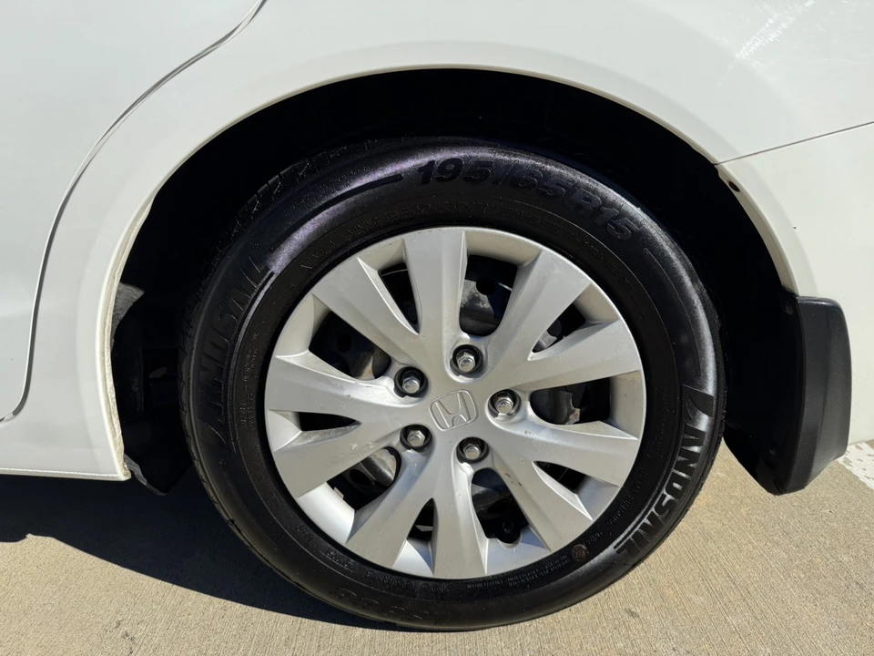 2012 Honda Civic 9th Gen - Image 10 of 30