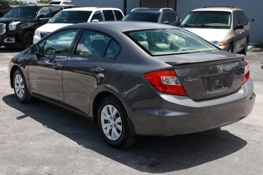 2012 Honda Civic 9th Gen - Image 5 of 31