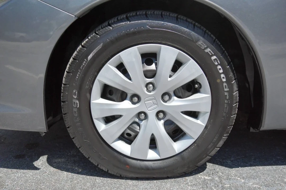 2012 Honda Civic 9th Gen - Image 10 of 12