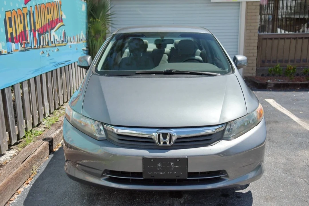2012 Honda Civic 9th Gen - Image 3 of 12