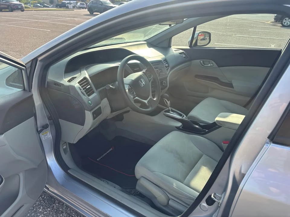 2012 Honda Civic 9th Gen - Image 6 of 9