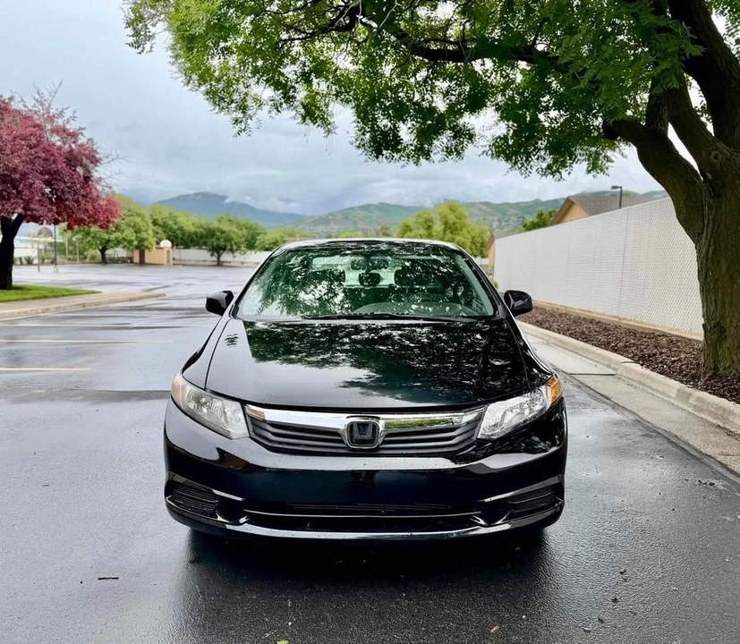 2012 Honda Civic 9th Gen - Image 2 of 11