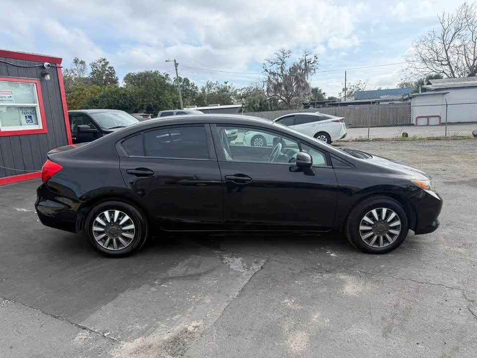 2012 Honda Civic 9th Gen - Image 5 of 12