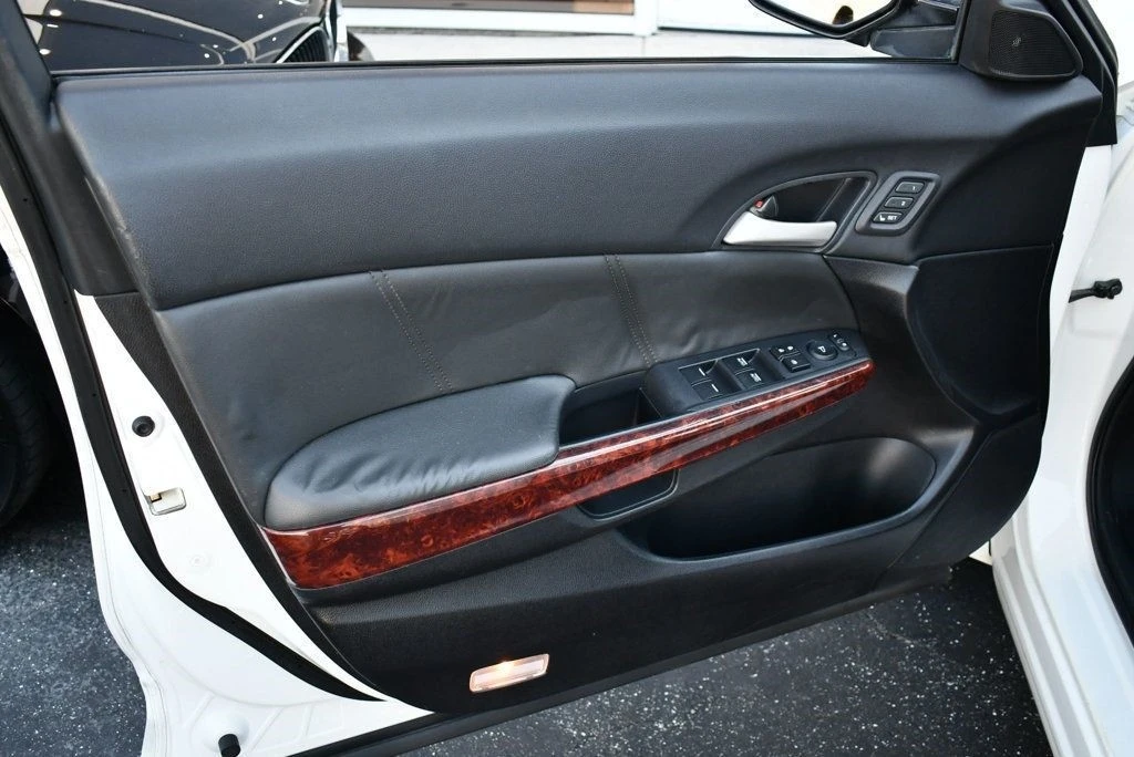 2012 Honda Accord 8th Gen - Image 11 of 12
