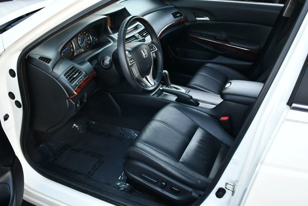 2012 - Image 14 of 21