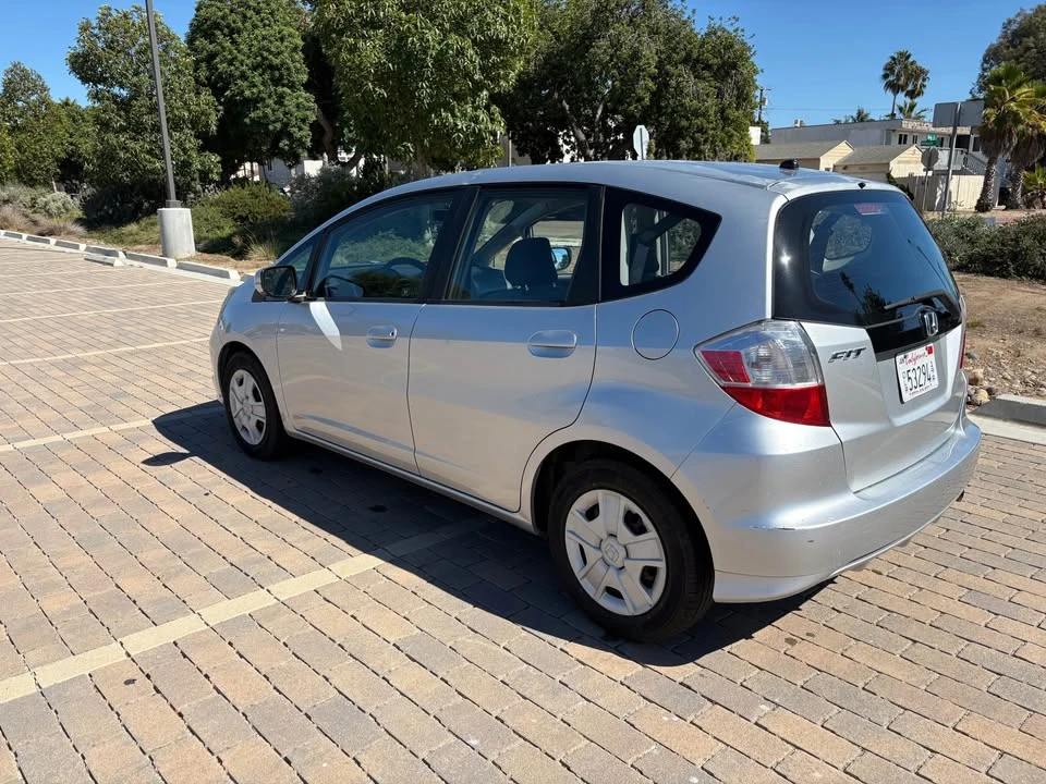 2012 Honda Fit - Image 5 of 10