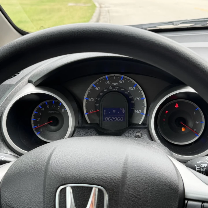 2012 Honda Fit - Image 27 of 31