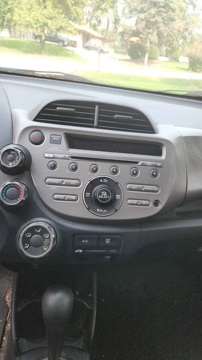 2012 Honda Fit - Image 5 of 9