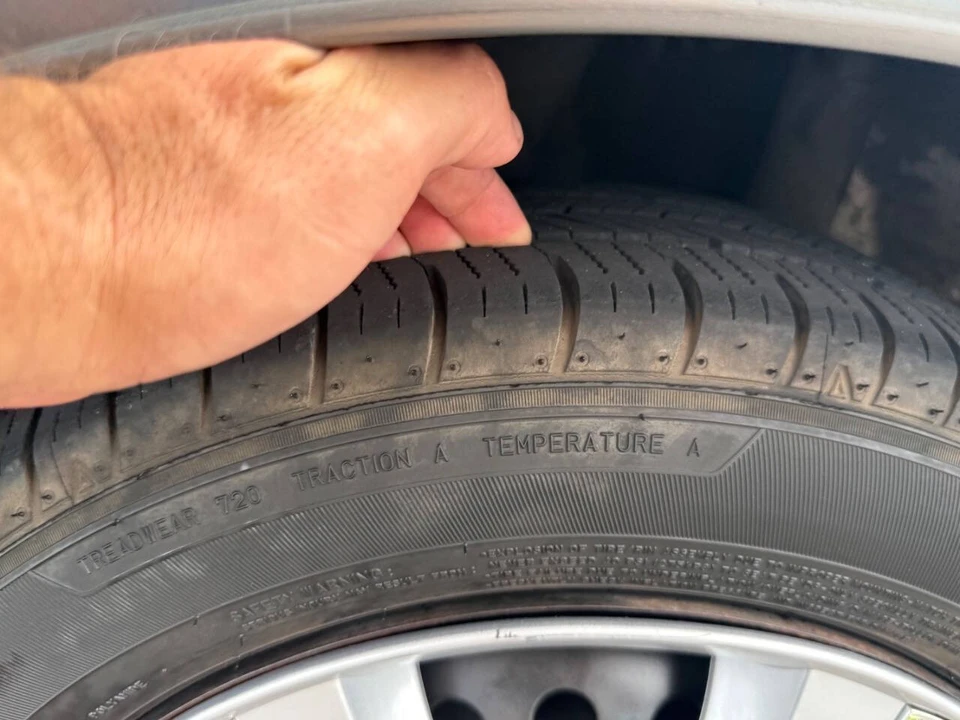 2012 Honda Insight 2nd Gen - Image 8 of 21