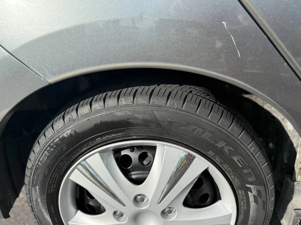 2012 Honda Insight 2nd Gen - Image 11 of 21