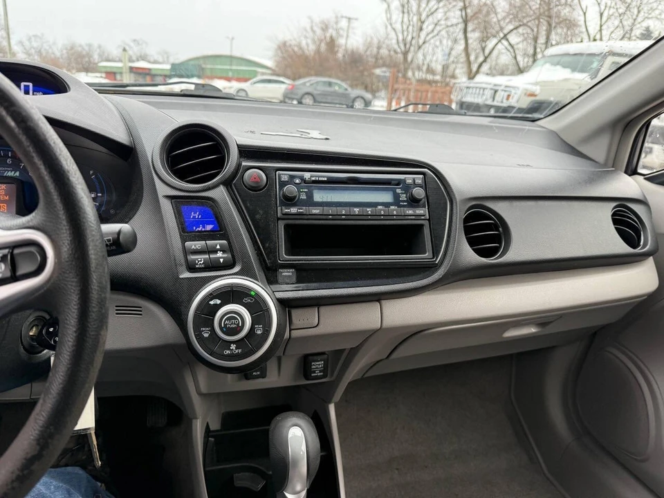 2012 Honda Insight 2nd Gen - Image 10 of 21