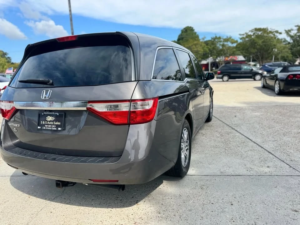 2012 Honda Odyssey - Image 11 of 18