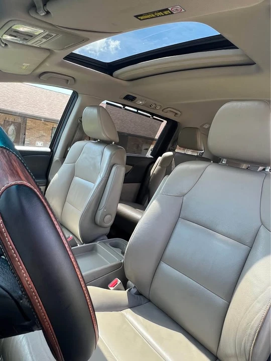 2012 Honda Odyssey - Image 16 of 19