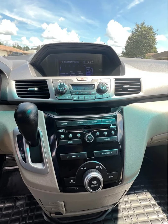 2012 Honda Odyssey - Image 14 of 19