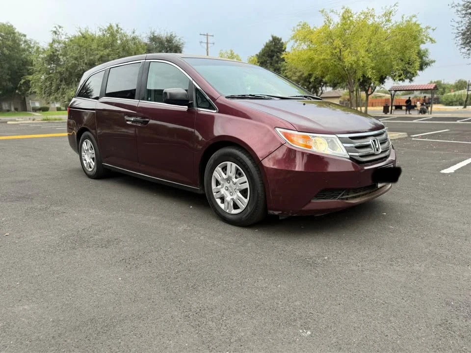2012 Honda Odyssey - Image 3 of 12