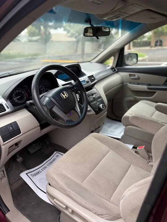 2012 Honda Odyssey - Image 10 of 12