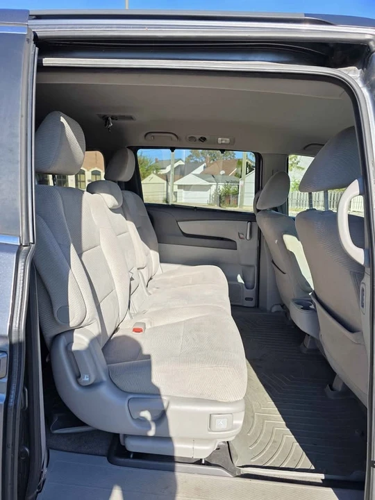2012 Honda Odyssey - Image 14 of 18