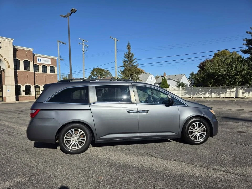 2012 Honda Odyssey - Image 11 of 18