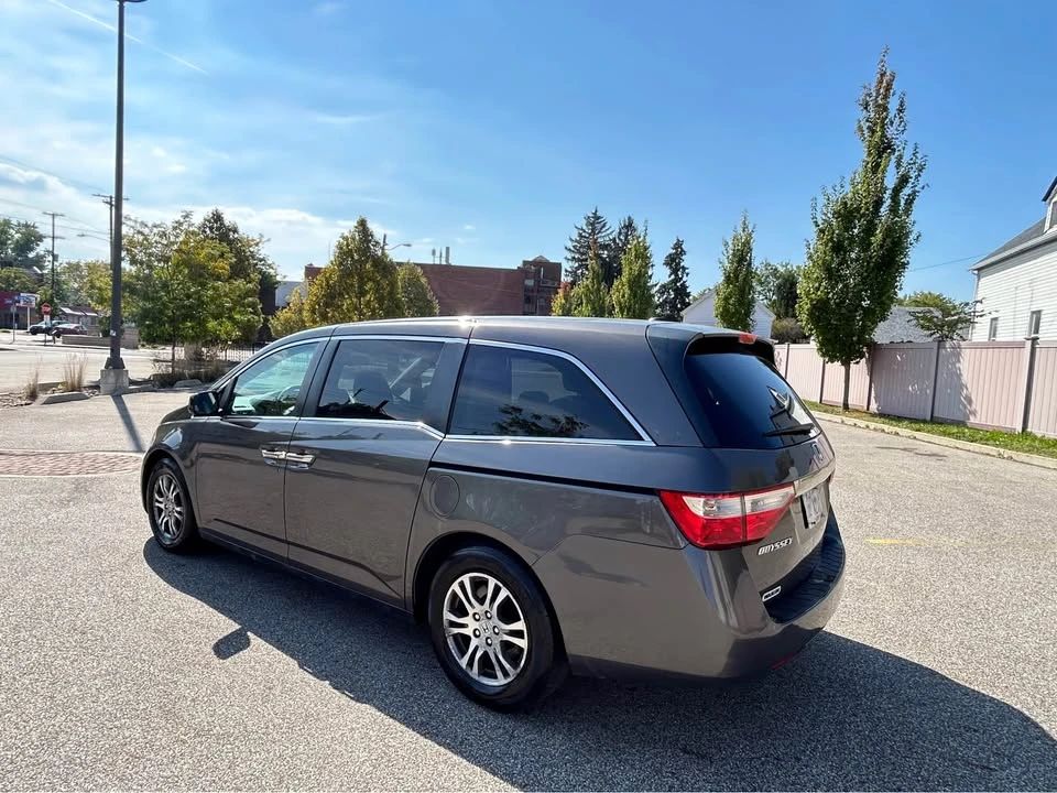 2012 Honda Odyssey - Image 3 of 12
