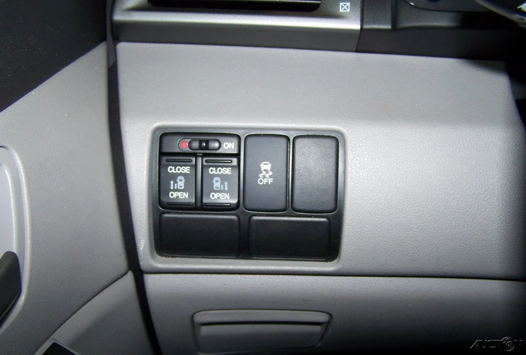 2012 Honda Odyssey - Image 11 of 12