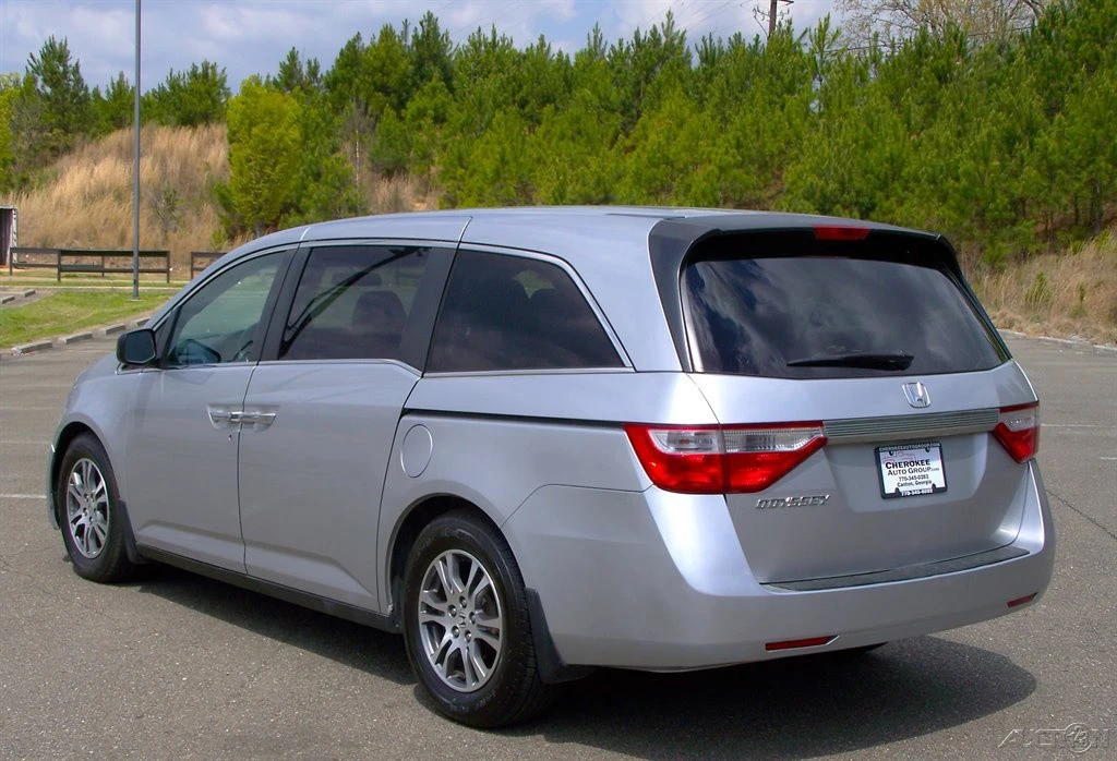 2012 Honda Odyssey - Image 2 of 12