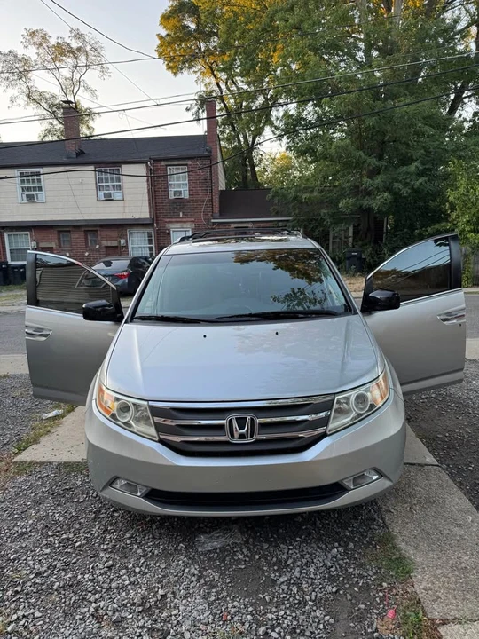 2012 Honda Odyssey - Image 2 of 13