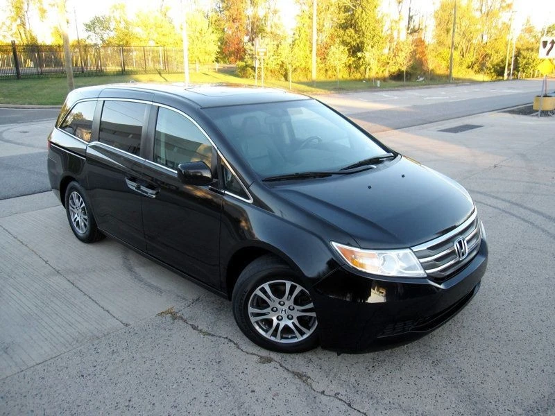 2012 Honda Odyssey - Image 2 of 12