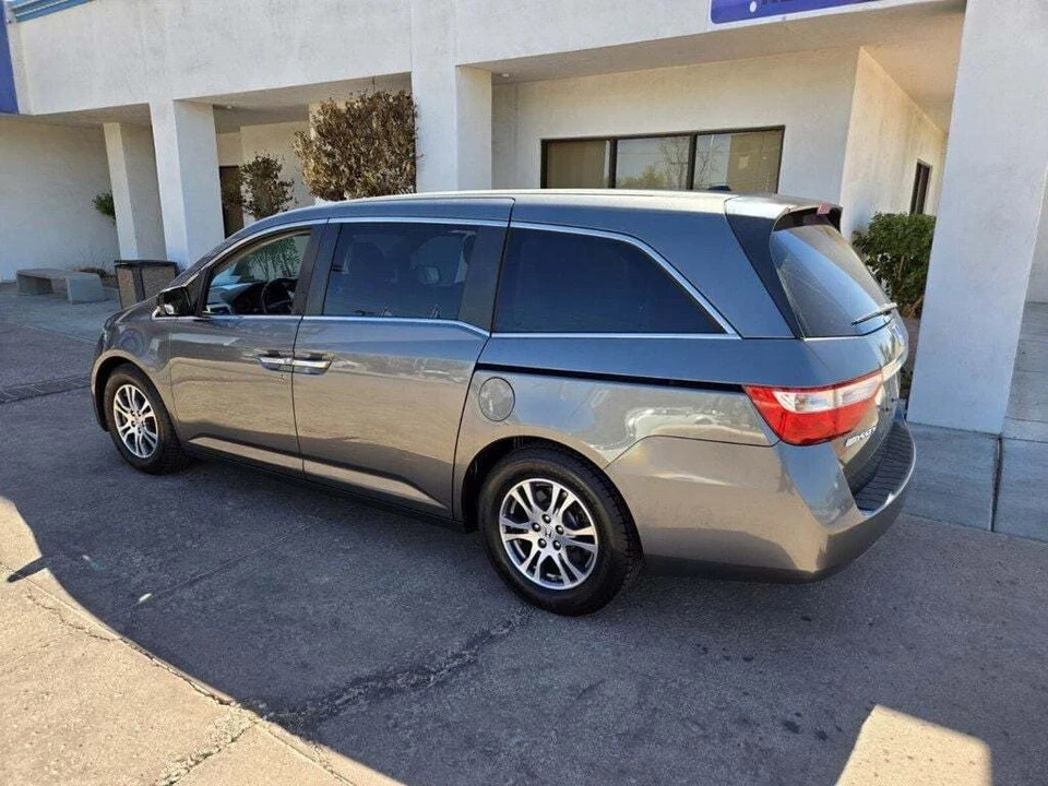 2012 Honda Odyssey - Image 2 of 21