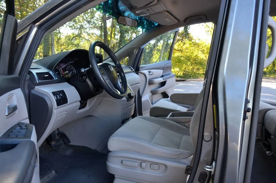 2012 Honda Odyssey - Image 13 of 19